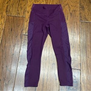 Power hold by fabletics workout leggings.